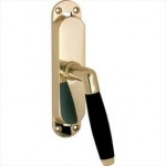 Krukespagnolet Ton messing ongelakt ebben